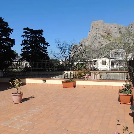 La Del Cedro Palermo